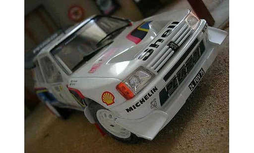 Peugeot 205 Turbo 16 1/18 Solido 1986 #1 white diecast model cars