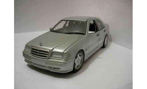 Mercedes Classe C AMG 1/18 Ut Models 36 grey diecast model cars