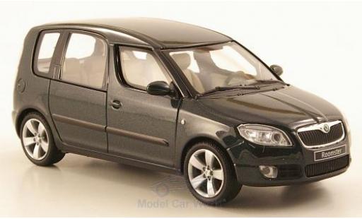 Diecast model cars Skoda Roomster 1/43 Abrex metallic green 2006 Skoda Roomster 1/43 Abrex metallic green 2006 diecast model cars
