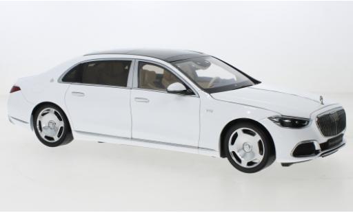 Diecast model cars Mercedes CLA 1/18 Almost Real Maybach S-classe white 2021 Mercedes CLA 1/18 Almost Real Maybach S-classe white 2021 diecast model cars