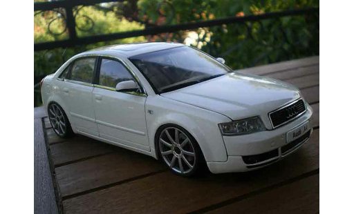 Audi A4 berline 1/18 Minichamps b6 s-line white jantes 19 pouces diecast model cars