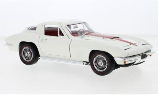 Diecast model cars Chevrolet Corvette 1/18 Auto World 427 (C2) white/red 1967 Chevrolet Corvette 1/18 Auto World 427 (C2) white/red 1967 diecast model cars