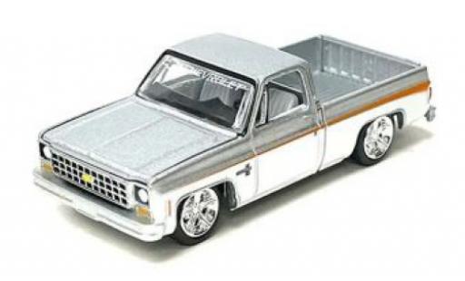 Diecast model cars Chevrolet Silverado 1/64 Auto World d 1980 Chevrolet Silverado 1/64 Auto World d 1980 diecast model cars