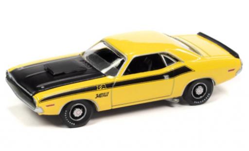 Diecast model cars Dodge Challenger 1/64 Auto World T/A yellow/black 1970 Dodge Challenger 1/64 Auto World T/A yellow/black 1970 diecast model cars