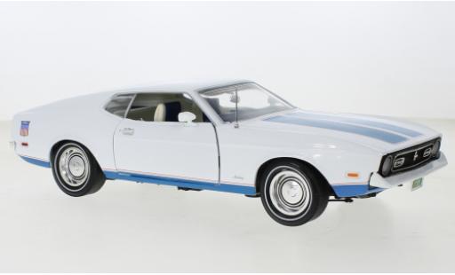 Diecast model cars Ford Mustang 1/18 Auto World Fastback white/blue 1972 Ford Mustang 1/18 Auto World Fastback white/blue 1972 diecast model cars
