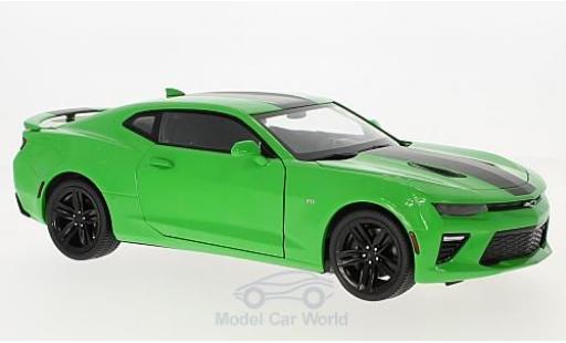 Diecast model cars Chevrolet Camaro SS 1/18 Auto World SS green/black 2017 Chevrolet Camaro SS 1/18 Auto World SS green/black 2017 diecast model cars