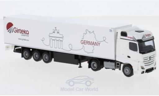 Diecast model cars Mercedes Actros 1/87 AWM 2 BigSpace / Aerop. Girteka Logistics Kühlkoffer-Sattelzug Mercedes Actros 1/87 AWM 2 BigSpace / Aerop. Girteka Logistics Kühlkoffer-Sattelzug diecast model cars