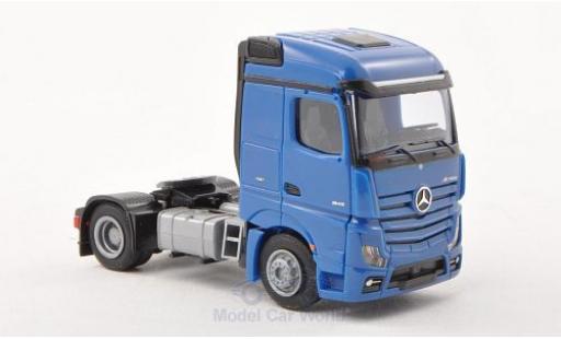Diecast model cars Mercedes Actros 1/87 AWM 2 Streamspace blue Solo-Zugmaschine 2-Achsig blue Mercedes Actros 1/87 AWM 2 Streamspace blue Solo-Zugmaschine 2-Achsig blue diecast model cars