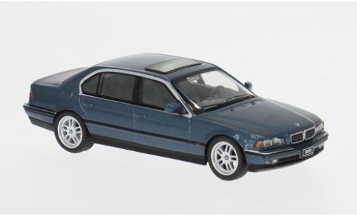 Bmw 750 1/64 Mini GT iL (E38) blau 1:64 diecast model cars