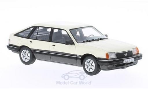 Diecast model cars Opel Ascona C 1/43 BoS Models C SR Fließheck white 1981 Opel Ascona C 1/43 BoS Models C SR Fließheck white 1981 diecast model cars