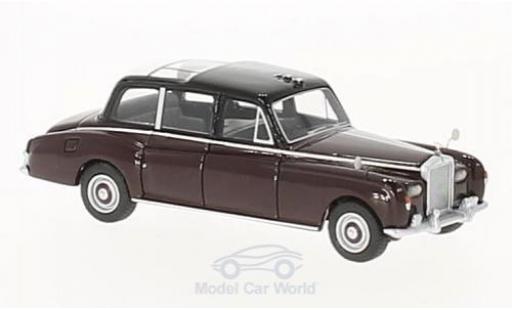 Diecast model cars Rolls Royce Phantom 1/87 BoS Models VI red/black Queen Elizabeth 1977 Rolls Royce Phantom 1/87 BoS Models VI red/black Queen Elizabeth 1977 diecast model cars