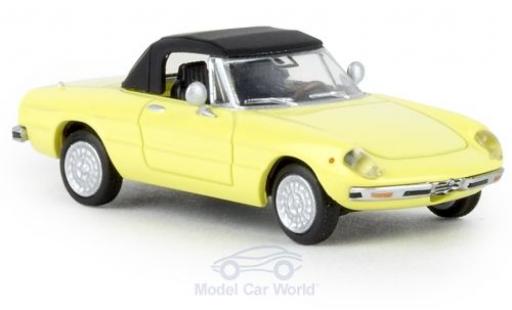 Diecast model cars Alfa Romeo Spider 1/87 Brekina yellow 1969 geschlossen TD Alfa Romeo Spider 1/87 Brekina yellow 1969 geschlossen TD diecast model cars