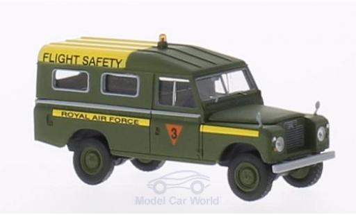 Diecast model cars Land Rover 109 1/18 Brekina County Station Wagon RAF Flight Service (GB) oliv Land Rover 109 1/18 Brekina County Station Wagon RAF Flight Service (GB) oliv diecast model cars