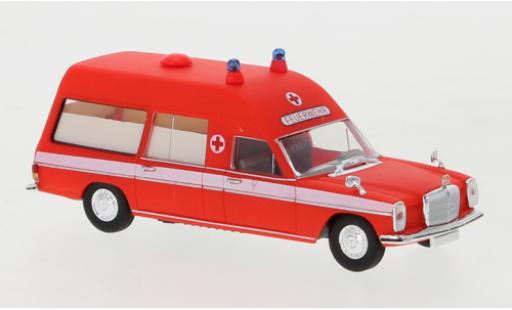 Mercedes /8 1/87 Brekina KTW Berufsfeuerwehr Frankfurt 1970 2. Version Ambulanzwagen diecast model cars