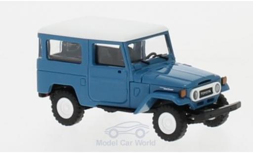 Diecast model cars Toyota Land Cruiser 1/87 Busch J4 blue/white Toyota Land Cruiser 1/87 Busch J4 blue/white diecast model cars