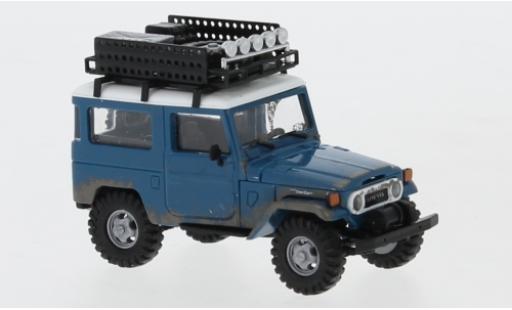 Diecast model cars Toyota Land Cruiser 1/87 Busch J4 blue/white 1960 avec Rack de toit et traces d Offroad Toyota Land Cruiser 1/87 Busch J4 blue/white 1960 avec Rack de toit et traces d Offroad diecast model cars