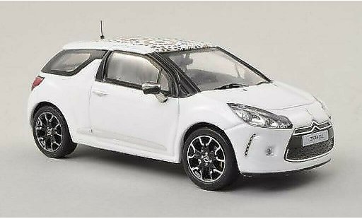 DS Automobiles DS3 Berline 1/43 IXO Kenzo Edition white with roofdekoration 2010 diecast model cars