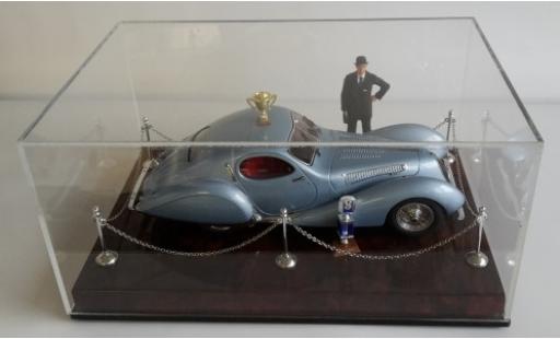 Diecast model cars Talbot Lago 1/18 CMC Diorama: T150 C-SS metallic blue RHD y compris les podium Vitrine figurine et plinthe Talbot Lago 1/18 CMC Diorama: T150 C-SS metallic blue RHD y compris les podium Vitrine figurine et plinthe diecast model cars