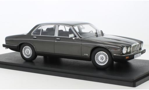 Diecast model cars Jaguar XJ 1/18 Cult Scale Models SIII Sovereign metallise grey 1986 Jaguar XJ 1/18 Cult Scale Models SIII Sovereign metallise grey 1986 diecast model cars