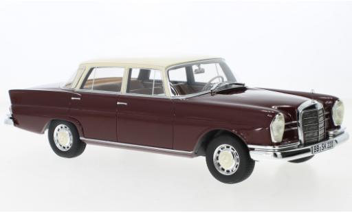 Diecast model cars Mercedes 220 1/18 Cult Scale Models SE (W111) red/beige 1959 Mercedes 220 1/18 Cult Scale Models SE (W111) red/beige 1959 diecast model cars