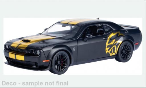 Diecast model cars Dodge Challenger SRT Hellcat Widebody schwarz/gold 2018 1/24 Motormax