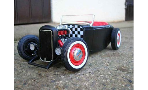 Ford 1932 Hot Rod 1/18 Ertl noir red diecast model cars