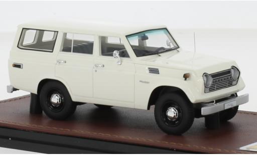 Diecast model cars Toyota Land Cruiser 1/43 GLM FJ55 white 1979 Toyota Land Cruiser 1/43 GLM FJ55 white 1979 diecast model cars