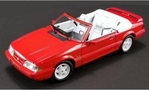 Diecast model cars Ford Mustang 1/18 GMP LX 5.0L Convertible Feature Car red 1992 Softtop liegt bei Ford Mustang 1/18 GMP LX 5.0L Convertible Feature Car red 1992 Softtop liegt bei diecast model cars