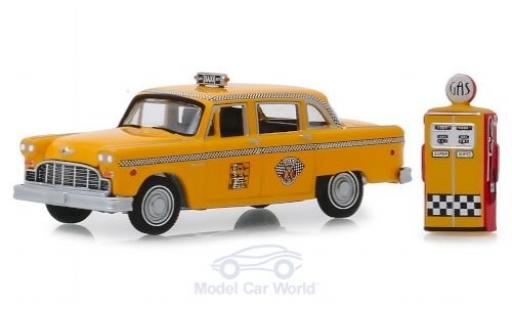Checker Marathon 1/64 Greenlight Special 1978 mit Vintage-Zapfsäule diecast model cars