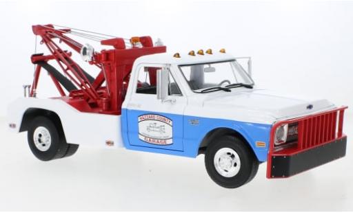 Chevrolet C-30 1/18 Greenlight Dually Wrecker Hazzard County Garage 1969 1:18 diecast model cars
