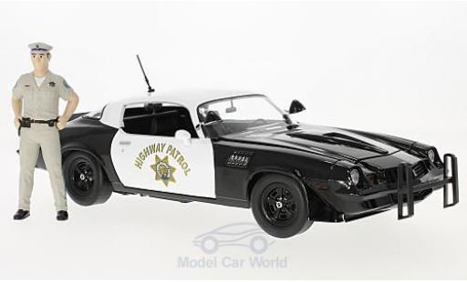 Diecast model cars Chevrolet Camaro 1/18 Greenlight Z/28 California Highway Patrol 1979 mit Figur ohne Vitrine Chevrolet Camaro 1/18 Greenlight Z/28 California Highway Patrol 1979 mit Figur ohne Vitrine diecast model cars
