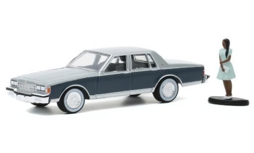 Chevrolet Caprice Classic 1/64 Greenlight metallic grey/matt-grey 1981 avec figurine diecast model cars