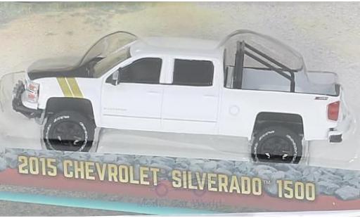 Diecast model cars Chevrolet Silverado 1/64 Greenlight 1500 white/black 2015 Chevrolet Silverado 1/64 Greenlight 1500 white/black 2015 diecast model cars