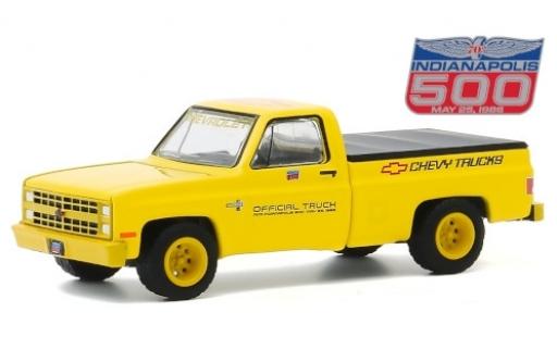 Chevrolet Silverado 1/64 Greenlight yellow/Dekor Official Truck 1986 70th Annual Indianapolis 500 Mile Race diecast model cars
