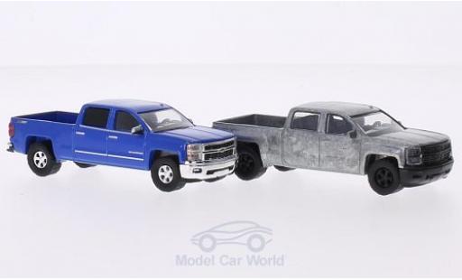 Diecast model cars Chevrolet Silverado 1/64 Greenlight LTZ 271 2014 2er-Set in PC-Box je 1x blue und 1x unlackiert FirstCut Chevrolet Silverado 1/64 Greenlight LTZ 271 2014 2er-Set in PC-Box je 1x blue und 1x unlackiert FirstCut diecast model cars