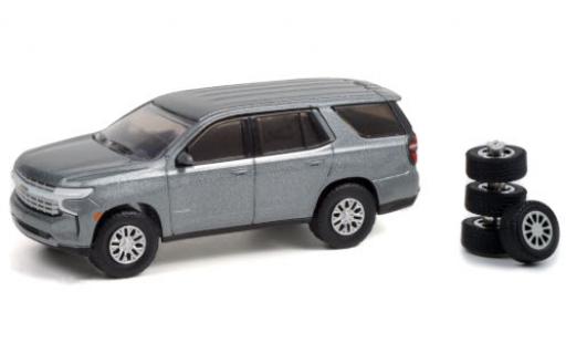 Diecast model cars Chevrolet Tahoe 1/64 Greenlight metallic grey 2021 avec Ersatzrädern Chevrolet Tahoe 1/64 Greenlight metallic grey 2021 avec Ersatzrädern diecast model cars