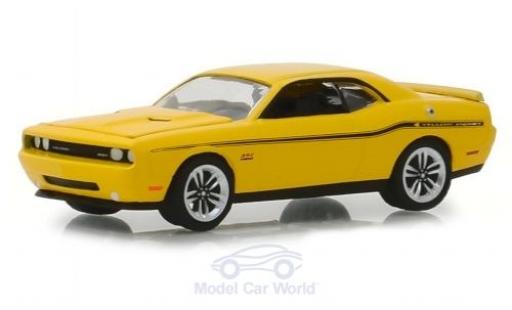 Diecast model cars Dodge Challenger 1/64 Greenlight SRT 392 yellow 2012 Dodge Challenger 1/64 Greenlight SRT 392 yellow 2012 diecast model cars