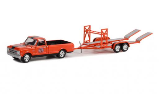 Diecast model cars Chevrolet C-10 1/64 Greenlight Pick Up orange STP 1968 Chevrolet C-10 1/64 Greenlight Pick Up orange STP 1968 diecast model cars