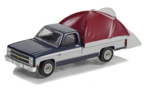 Diecast model cars Chevrolet C-10 1/64 Greenlight Silverado blue foncé/d 1982 Chevrolet C-10 1/64 Greenlight Silverado blue foncé/d 1982 diecast model cars