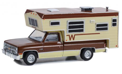 Chevrolet C-20 1/64 Greenlight Silverado metallise brun/beige 1982 diecast model cars