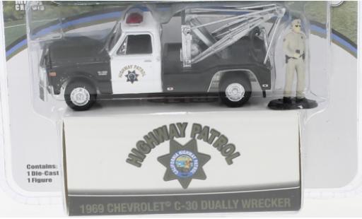 Diecast model cars Chevrolet C-30 1/64 Greenlight Abschleppwagen Highway Patrol 1969 Chevrolet C-30 1/64 Greenlight Abschleppwagen Highway Patrol 1969 diecast model cars