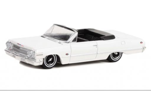 Diecast model cars Chevrolet Impala 1/64 Greenlight SS Convertible white 1963 Chevrolet Impala 1/64 Greenlight SS Convertible white 1963 diecast model cars