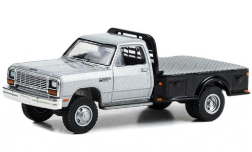 Diecast model cars Dodge RAM 1/64 Greenlight W-350 Power Dually Flatbed d 1985 Dodge RAM 1/64 Greenlight W-350 Power Dually Flatbed d 1985 diecast model cars