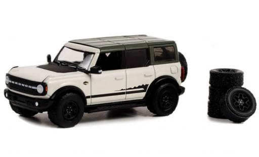 Diecast model cars Ford Bronco 1/64 Greenlight Wildtrak white/black 2021 Ford Bronco 1/64 Greenlight Wildtrak white/black 2021 diecast model cars