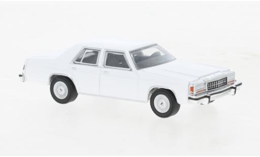 Ford LTD 1/64 Greenlight Crown Victoria white 1980 diecast model cars