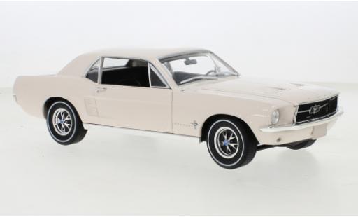 Diecast model cars Ford Mustang 1/18 Greenlight beige 1967 Ford Mustang 1/18 Greenlight beige 1967 diecast model cars