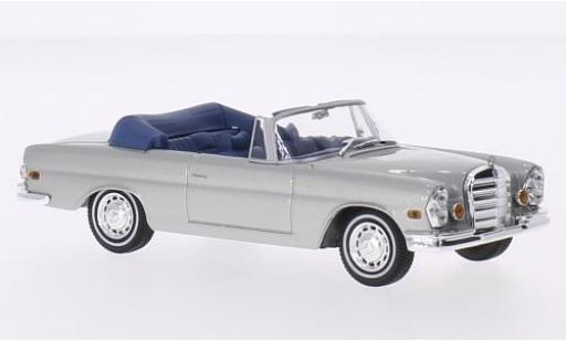 Diecast model cars Mercedes 280 1/43 Greenlight SE Convertible grey/blue The Hangover 2009 1969 Mercedes 280 1/43 Greenlight SE Convertible grey/blue The Hangover 2009 1969 diecast model cars