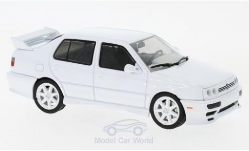 Diecast model cars Volkswagen Jetta 1/43 Greenlight A3 white 1995 Volkswagen Jetta 1/43 Greenlight A3 white 1995 diecast model cars