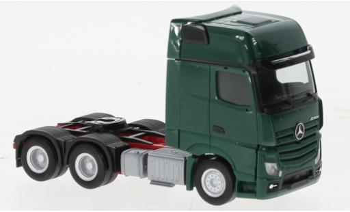 Diecast model cars Mercedes Actros 1/87 Herpa Gigaspace 6x4 green foncé Mercedes Actros 1/87 Herpa Gigaspace 6x4 green foncé diecast model cars