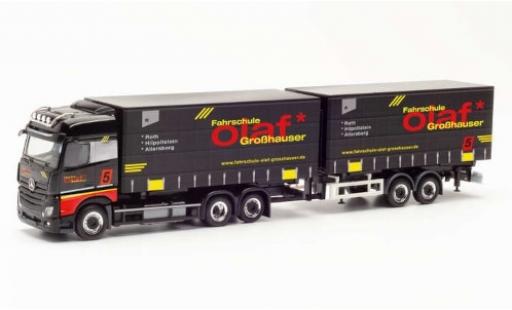 Diecast model cars Mercedes Actros 1/87 Herpa BigSpace red Fahrschule Olaf Großhauser Tandem-bache de camion-camion avec remorque Mercedes Actros 1/87 Herpa BigSpace red Fahrschule Olaf Großhauser Tandem-bache de camion-camion avec remorque diecast model cars